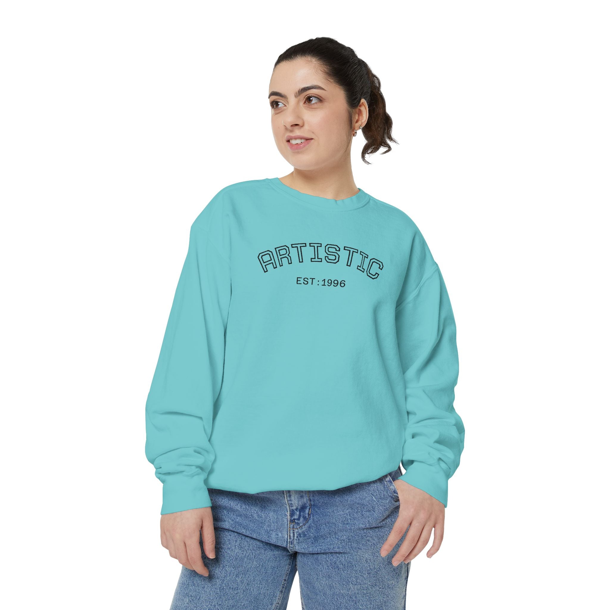Artistic Garment-Dyed Sweatshirt for Creative Souls, Vintage Graphic Pullover, Perfect Gift for Art Lovers, Statue Design Casual Wear, [...]